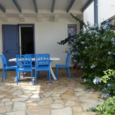 Irina House - Tatil Evi Torre Lapillo