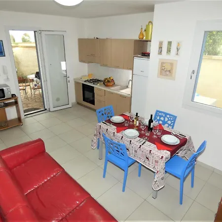Irina House - * Torre Lapillo